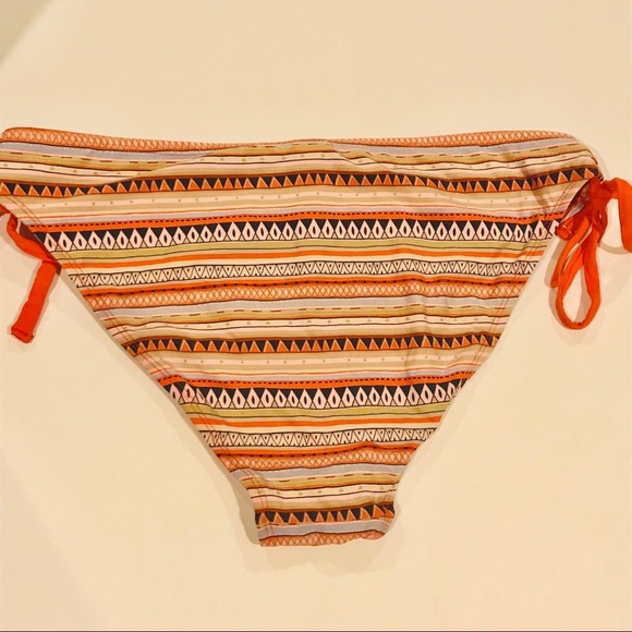 Forever 21 Ruched side Bikini Bottom - Picture 3 of 7